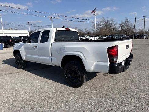 Used 2022 Toyota Tacoma SR5 image 3