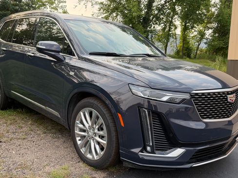 Used 2024 Cadillac XT6 Premium Luxury w/ LPO, Floor Liner Package AWD/4WD image 3