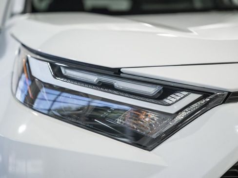 Used 2025 Toyota RAV4 XLE AWD/4WD image 11