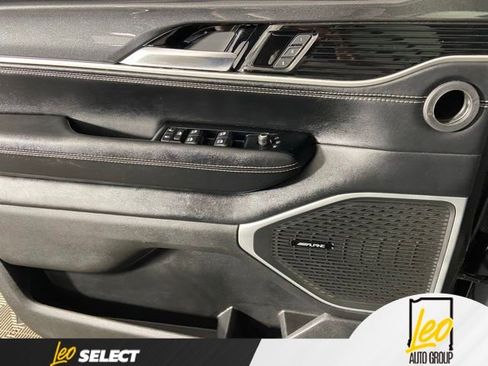 Used 2022 Jeep Wagoneer Series I w/ Premium Group I AWD/4WD image 20