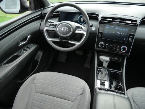 Used 2023 Hyundai Santa Cruz SEL w/ Activity Package AWD/4WD image 9