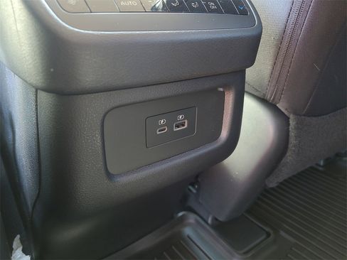 New 2025 Nissan Pathfinder SV image 10