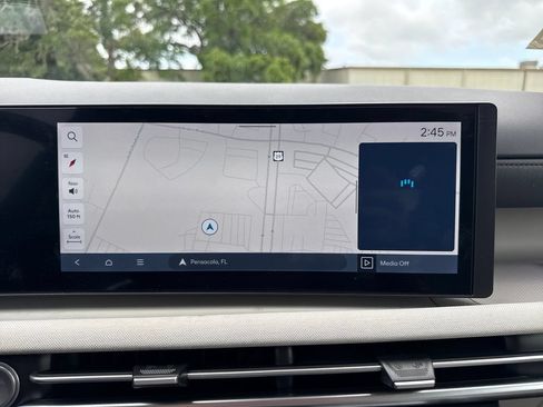 Used 2025 Hyundai Tucson Limited FWD image 25