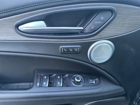 Used 2023 Alfa Romeo Stelvio Ti image 24