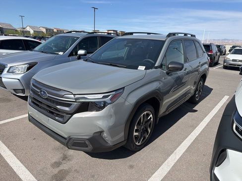 Certified 2025 Subaru Forester Limited w/ Popular Package AWD/4WD image 30