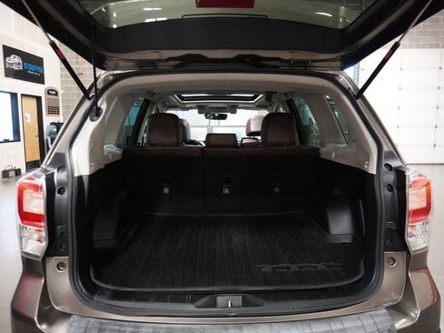 Used 2017 Subaru Forester 2.5i Touring AWD/4WD image 14