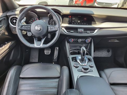 Used 2023 Alfa Romeo Stelvio Veloce AWD/4WD image 4