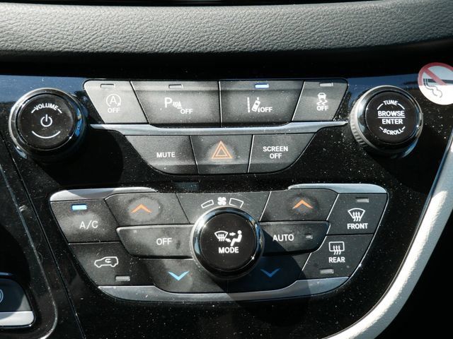 Used 2023 Chrysler Pacifica Touring-L FWD image 15