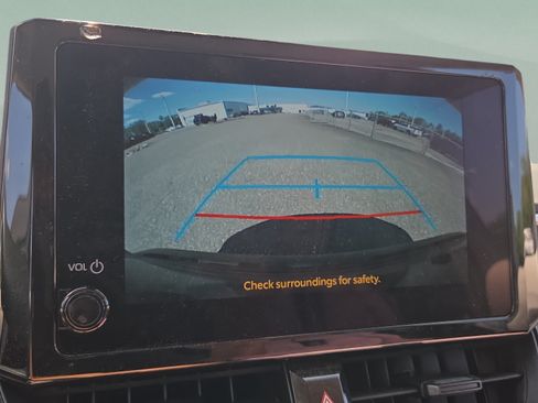 Used 2025 Toyota Corolla LE FWD image 17