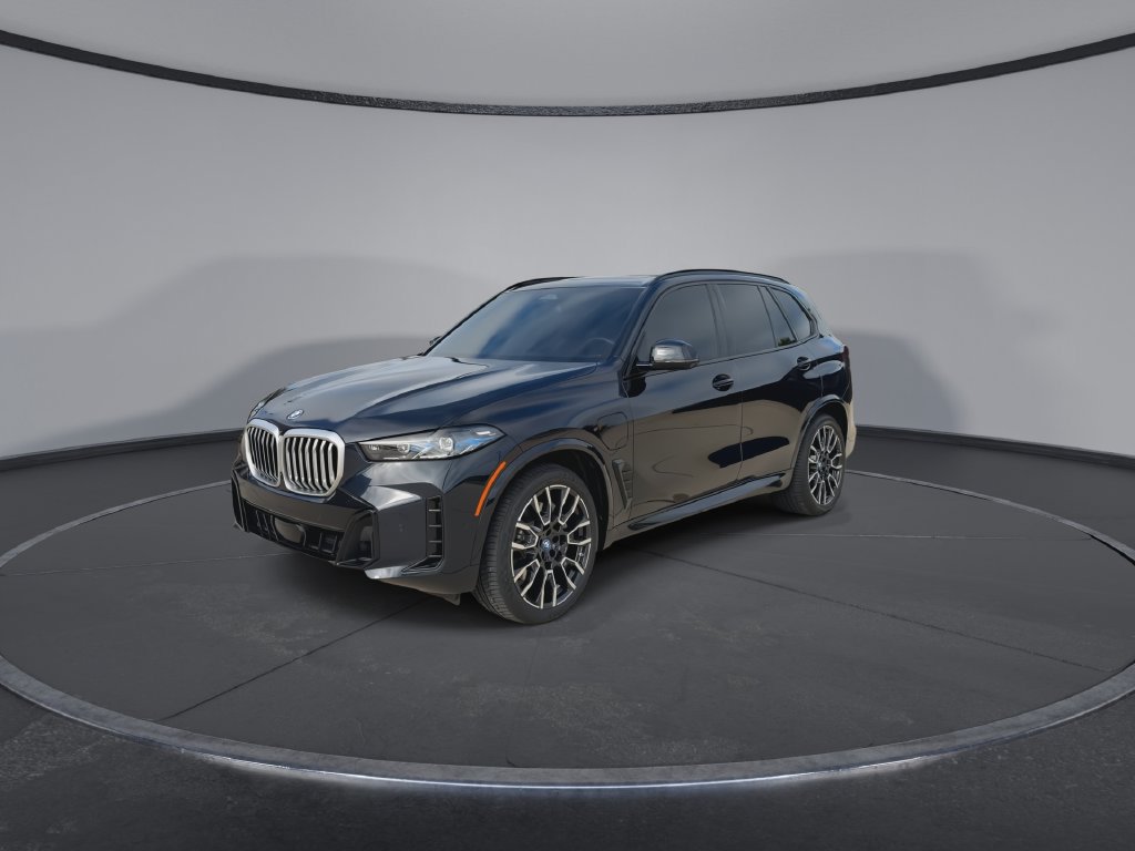 Used 2025 BMW X5 xDrive50e w/ M Sport Package AWD/4WD image 4