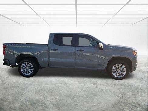 Used 2024 Chevrolet Silverado 1500 Custom image 2