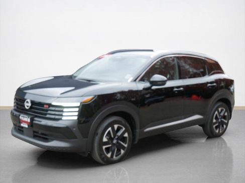 Certified 2025 Nissan Kicks SR image 7