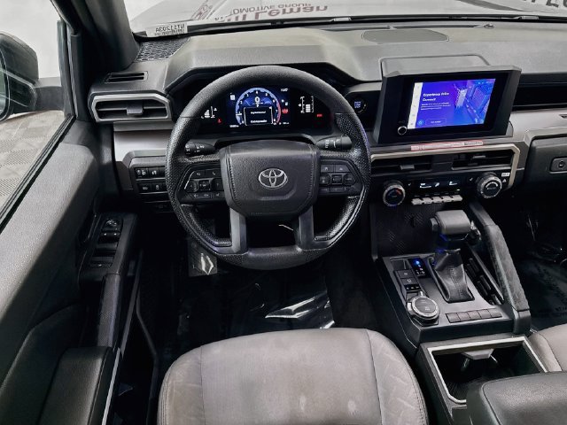 Used 2025 Toyota Tacoma SR5 AWD/4WD image 22
