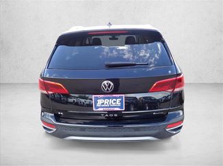 Used 2023 Volkswagen Taos SE AWD/4WD video 3