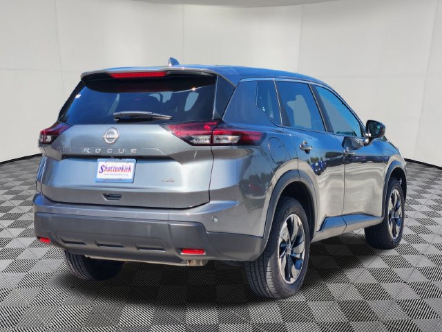 Used 2025 Nissan Rogue SV AWD/4WD image 5