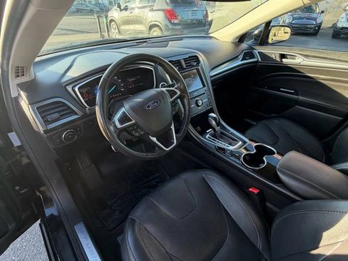 Used 2016 Ford Fusion Titanium image 19