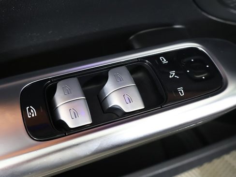 Used 2023 Mercedes-Benz C 300 C 300 image 39