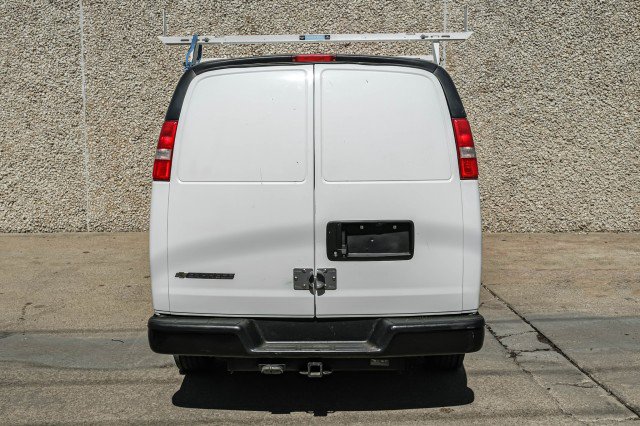 Used 2020 Chevrolet Express 3500 w/ Driver Convenience Package RWD image 9
