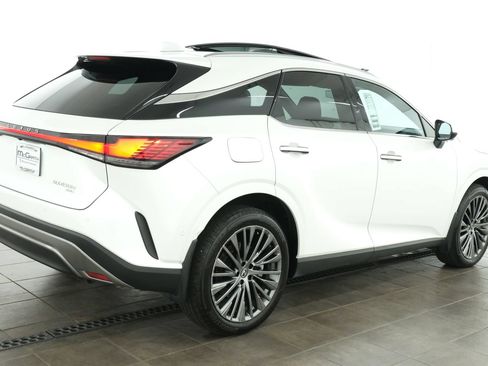 Used 2024 Lexus RX 450h AWD w/ Convenience Package image 5