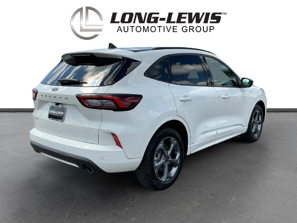 Used 2024 Ford Escape ST-Line w/ Tech Pack #1 FWD image 7