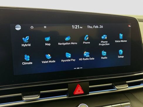 Used 2023 Hyundai Elantra Limited image 16