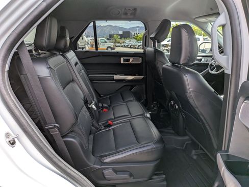 Used 2023 Ford Explorer Limited image 29
