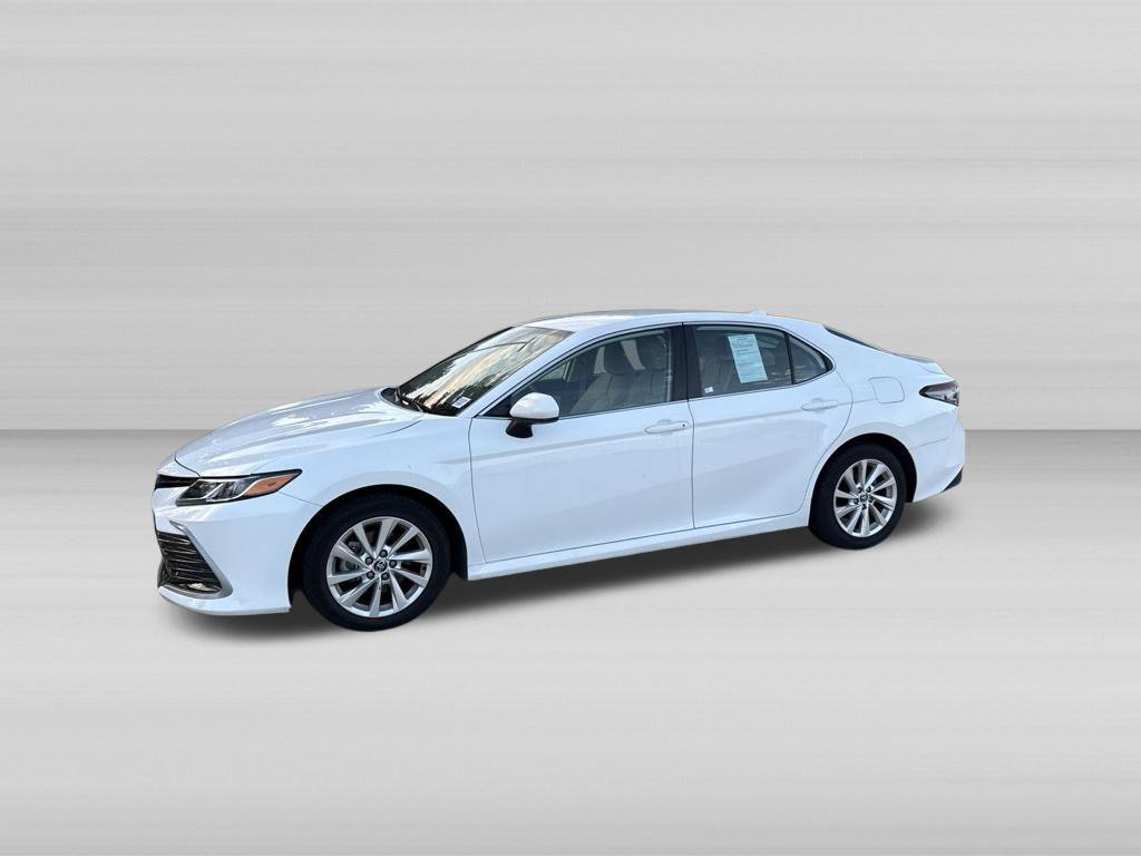 Used 2024 Toyota Camry LE FWD image 11