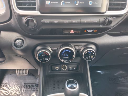 New 2026 Hyundai Venue SEL FWD image 26