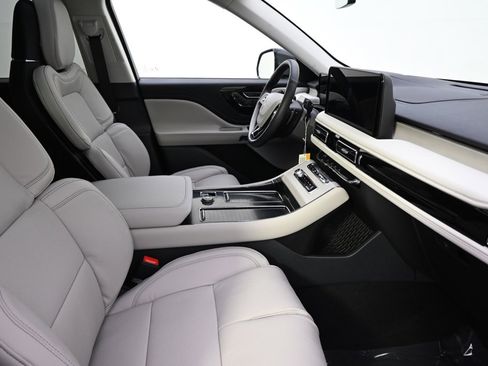New 2026 Lincoln Aviator Reserve image 16
