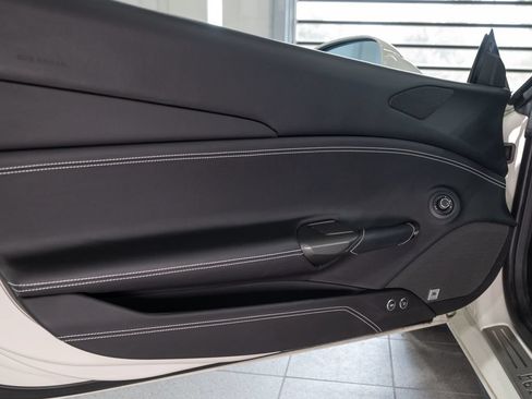 Used 2018 Ferrari 488 GTB RWD image 20