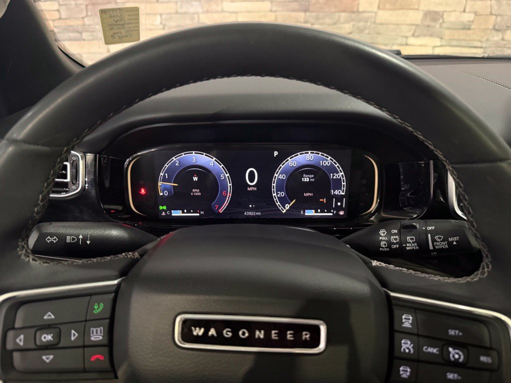 Used 2022 Jeep Wagoneer Series III w/ Premium Group I AWD/4WD image 18