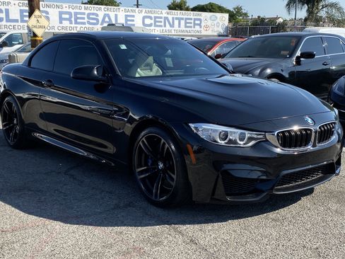 Used 2017 BMW M4 Convertible image 5