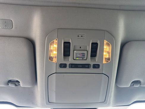 Used 2022 Toyota Highlander XLE image 26