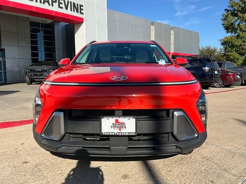 Used 2025 Hyundai Kona SEL image 4