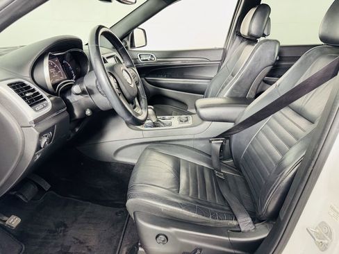 Used 2018 Jeep Grand Cherokee Limited AWD/4WD image 8