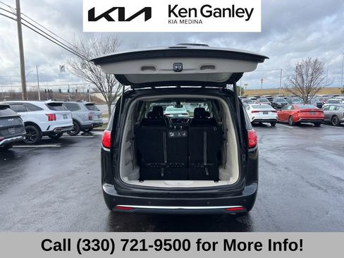 Used 2018 Chrysler Pacifica Touring-L w/ Premium Audio Group image 49