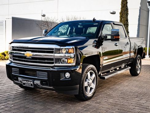 Used 2018 Chevrolet Silverado 2500 High Country image 1