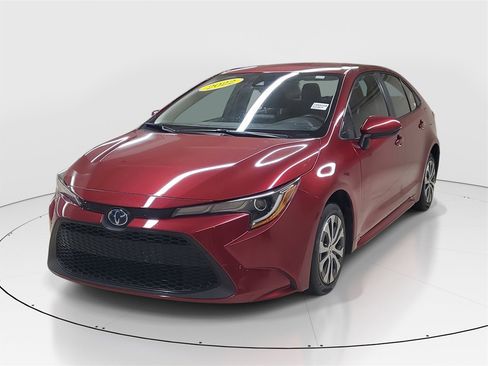 Used 2022 Toyota Corolla LE image 3