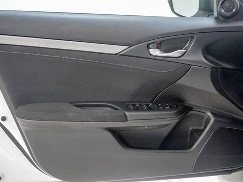 Used 2019 Honda Civic EX image 17