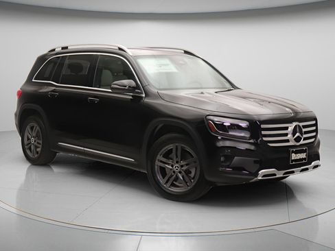 New 2026 Mercedes-Benz GLB 250 image 1