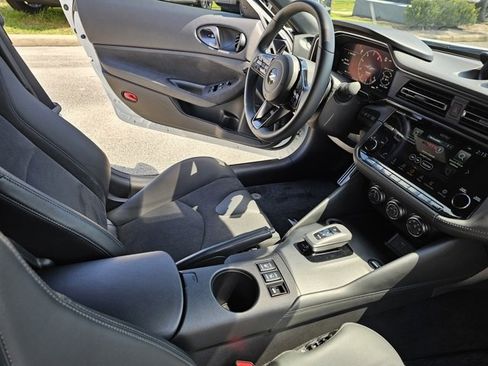 Used 2024 Nissan Z Performance w/ Floor Mat Package image 18