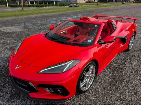 Used 2023 Chevrolet Corvette Stingray Premium Conv w/ Z51 Performance Package RWD image 10