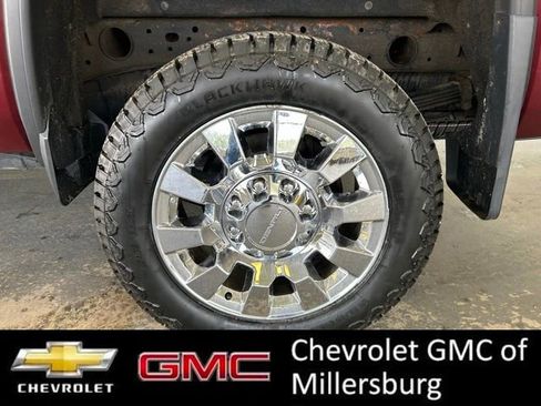 Used 2017 GMC Sierra 2500 Denali w/ Duramax Plus Package AWD/4WD image 9