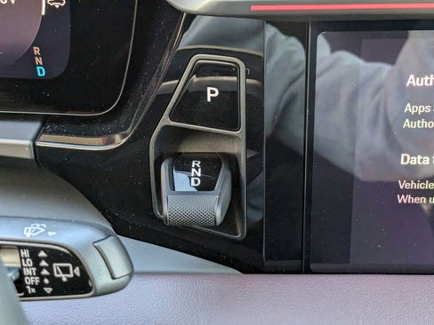 New 2025 Porsche Macan 4S Electric image 19