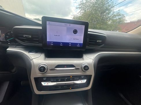 Used 2020 Ford Explorer XLT RWD image 14