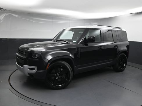 Used 2021 Land Rover Defender 110 SE image 4