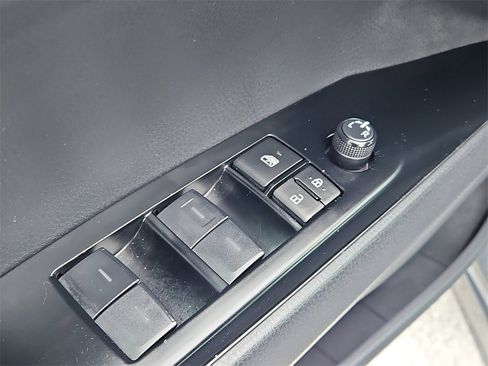 Used 2025 Toyota Camry SE w/ Convenience Package image 26