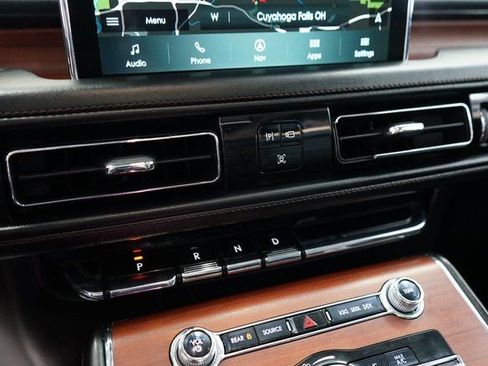 Used 2021 Lincoln Aviator Reserve image 39