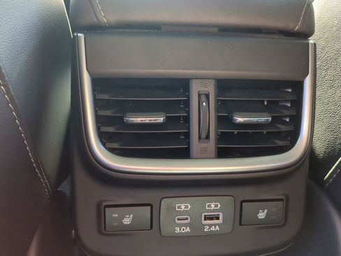 Used 2025 Subaru Outback Limited image 22