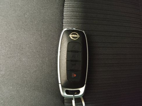 Used 2024 Nissan Sentra SV w/ Lighting Package image 32